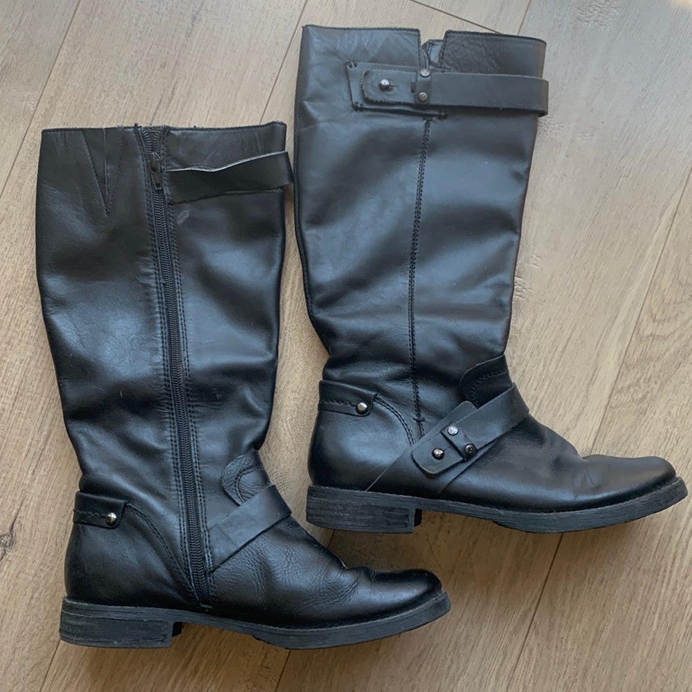 Black Boot - image 1